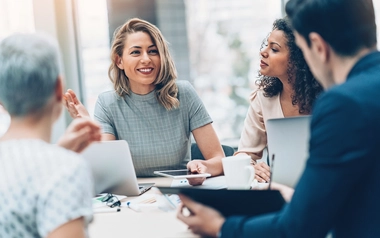 Getty_905746192_BusinessPeopleInMeeting