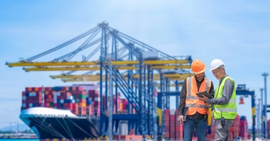 AdobeStock_499354108_Ports_engineer