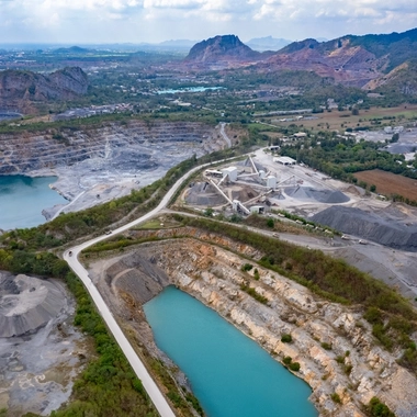 AdobeStock_499090987.jpeg-water in mining