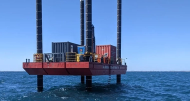 Jack up barge
