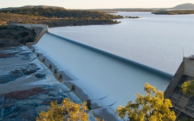 AdobeStock_181074908_Burdekin-Dam-in-flood-Queensland-Australia