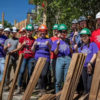  Les personnes de GHD offrent un soutien communautaire