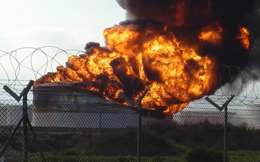 Massive industrial blaze