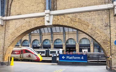 AdobeStock_2038057210_train_london_platform.jpeg