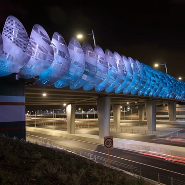 Pont Sky Ribbon Gateway