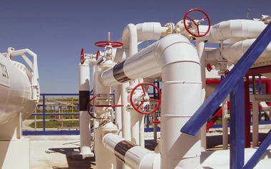 AdobeStock_313037438_White gas pipes
