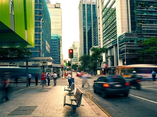 AdobeStock_91610963_Brisbane-streets-pedestrians-and-buildings