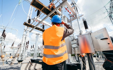 AdobeStock_Grid maintenance_708550472.jpeg