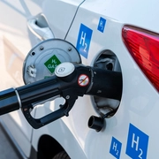 Refueling-Hydrogen-Car-With-Hydrogen