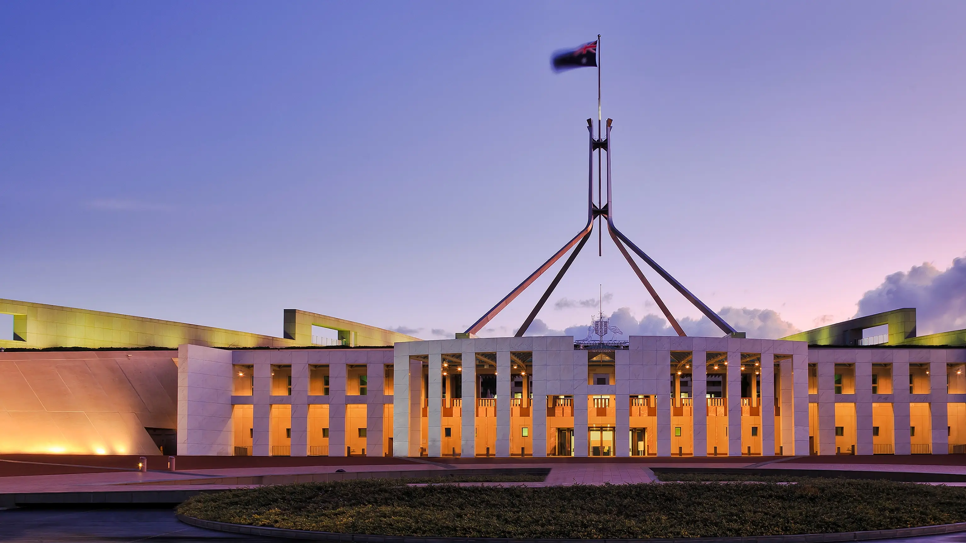 AdobeStock_106378895_Parliament_House_Canberra